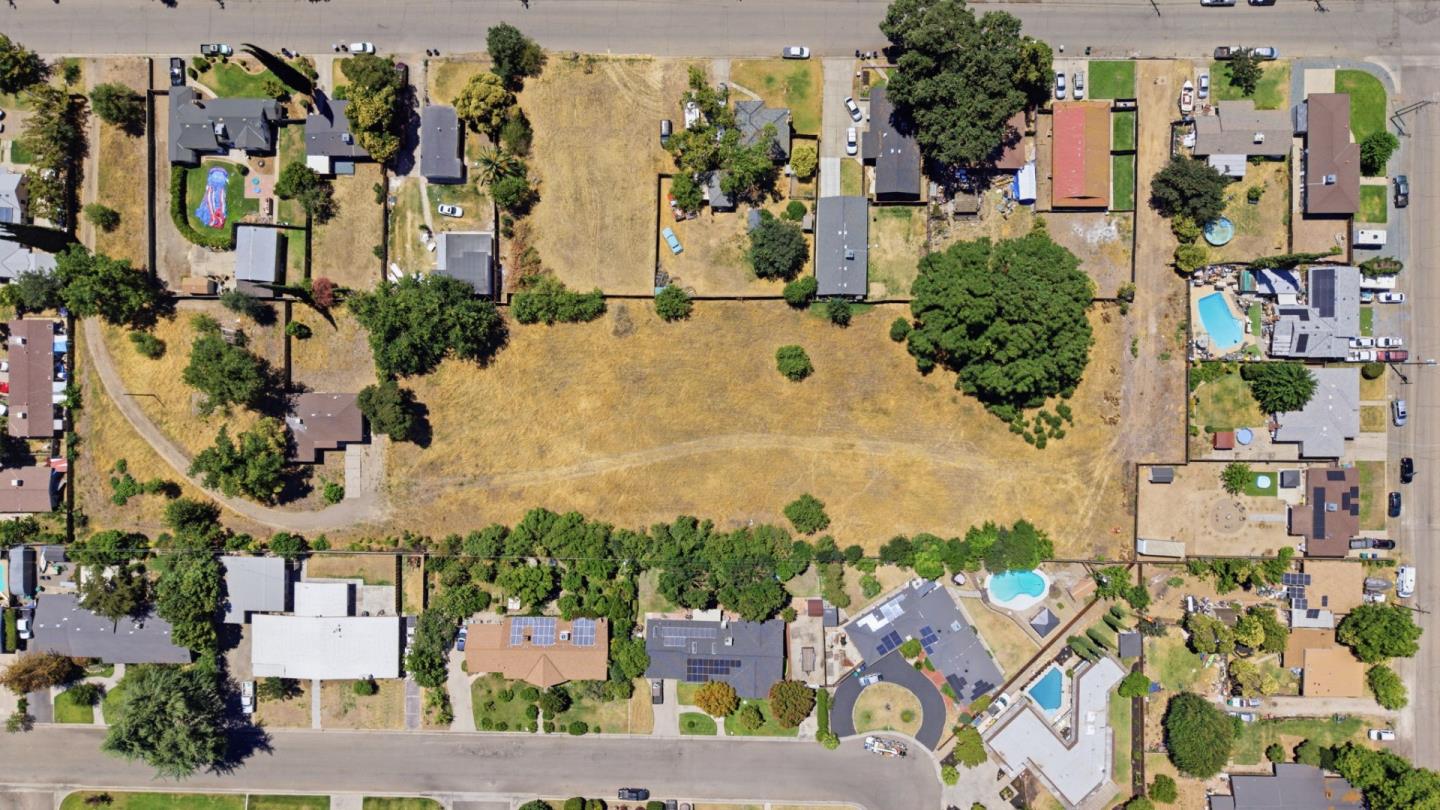 2906 Oleander Avenue