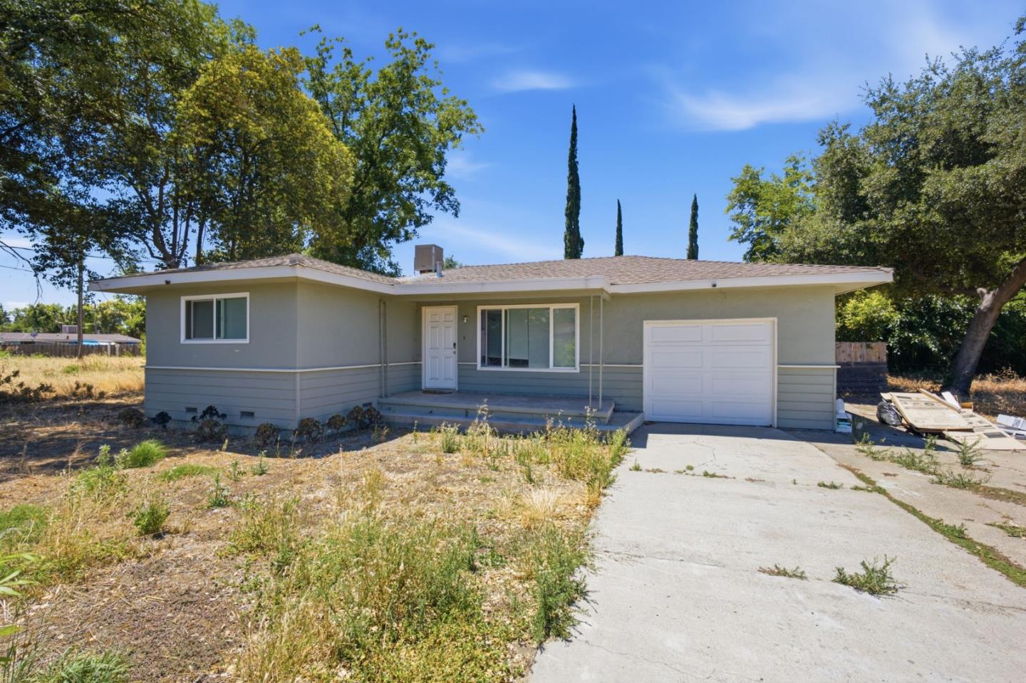 2906 Oleander Avenue