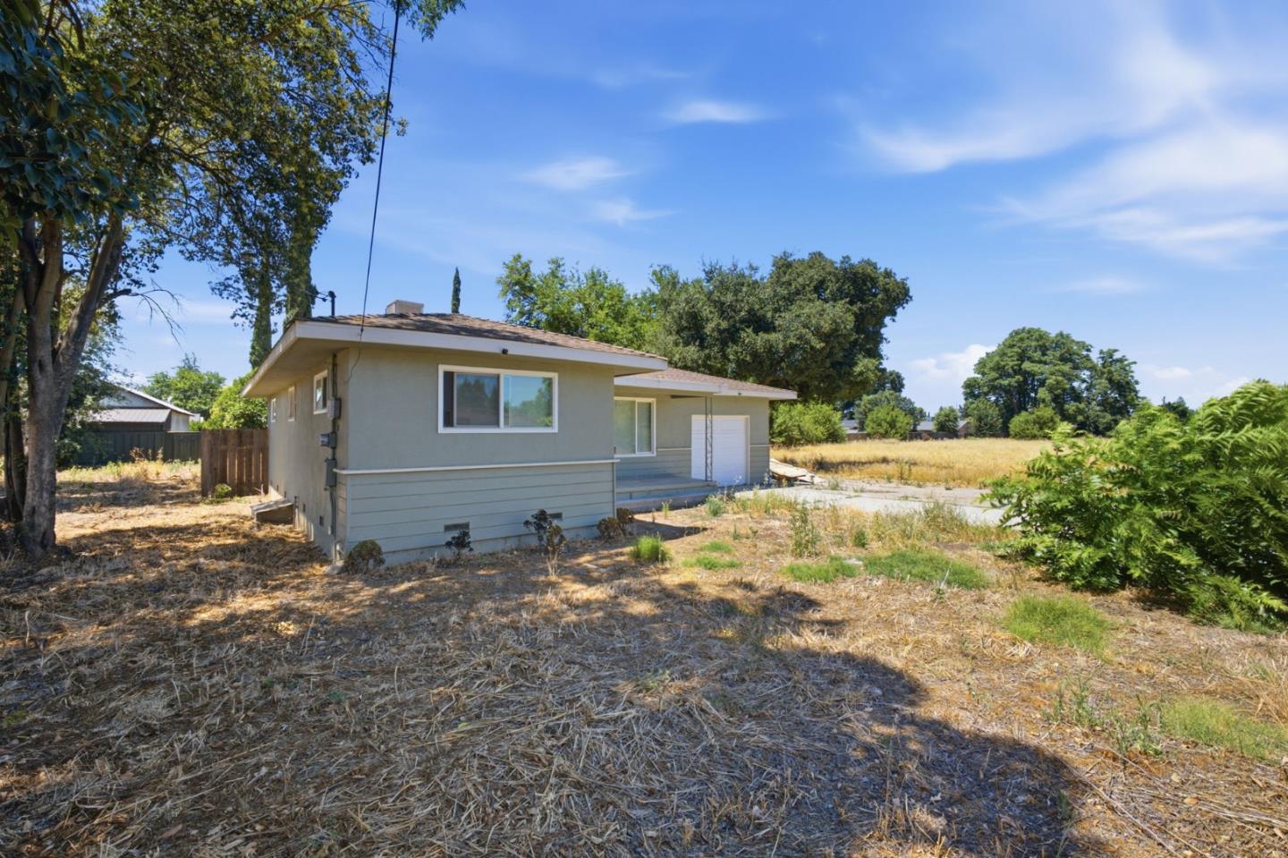 2906 Oleander Avenue