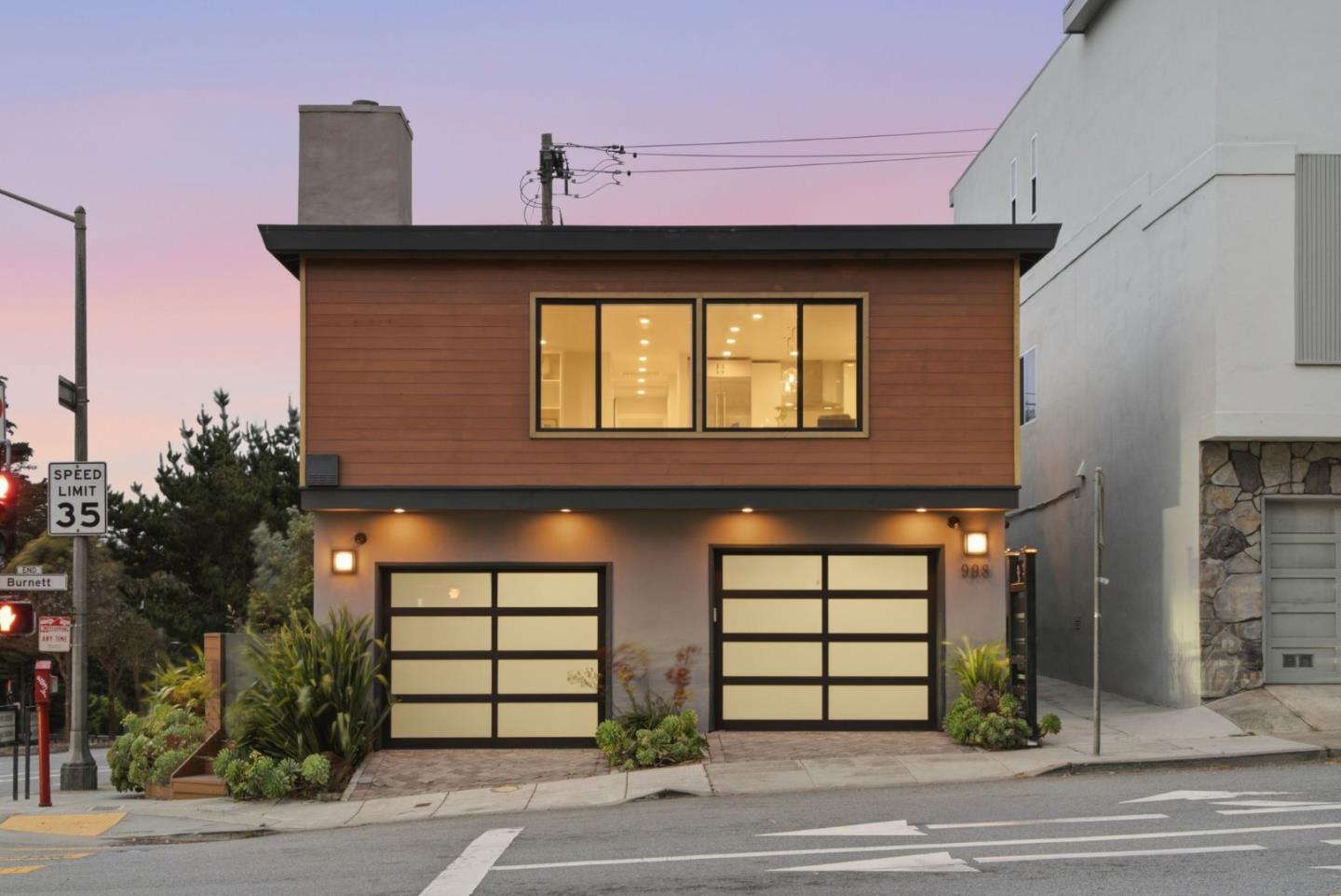 998 Burnett AVE