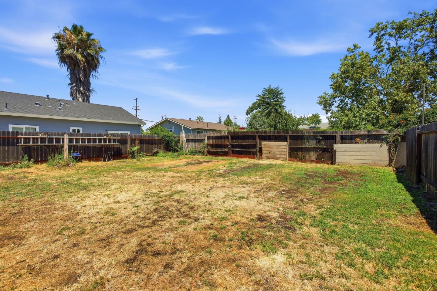 605 Grand AVE