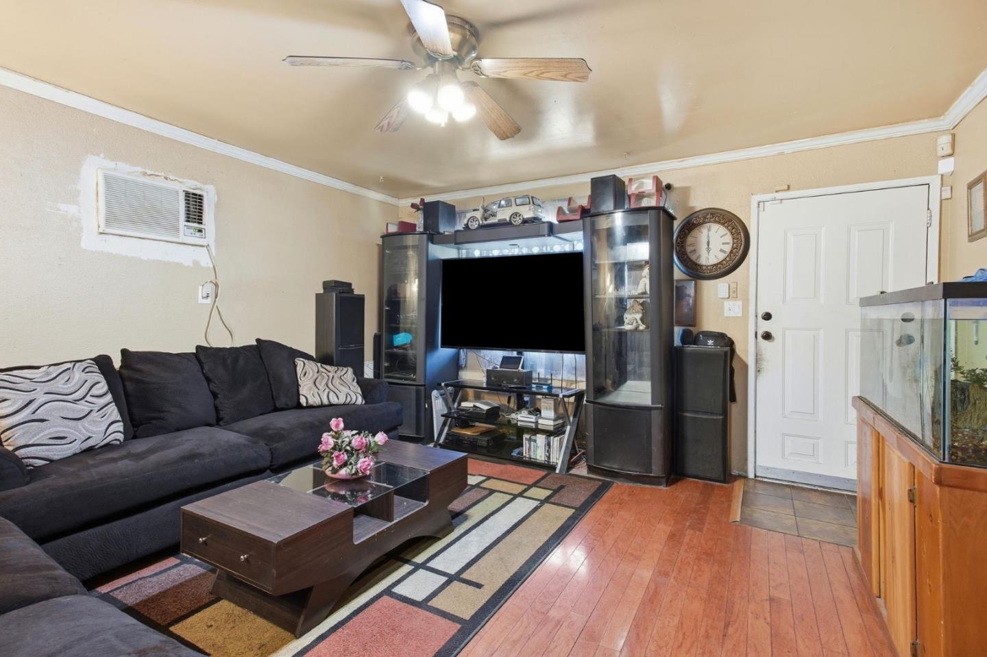 605 Grand AVE