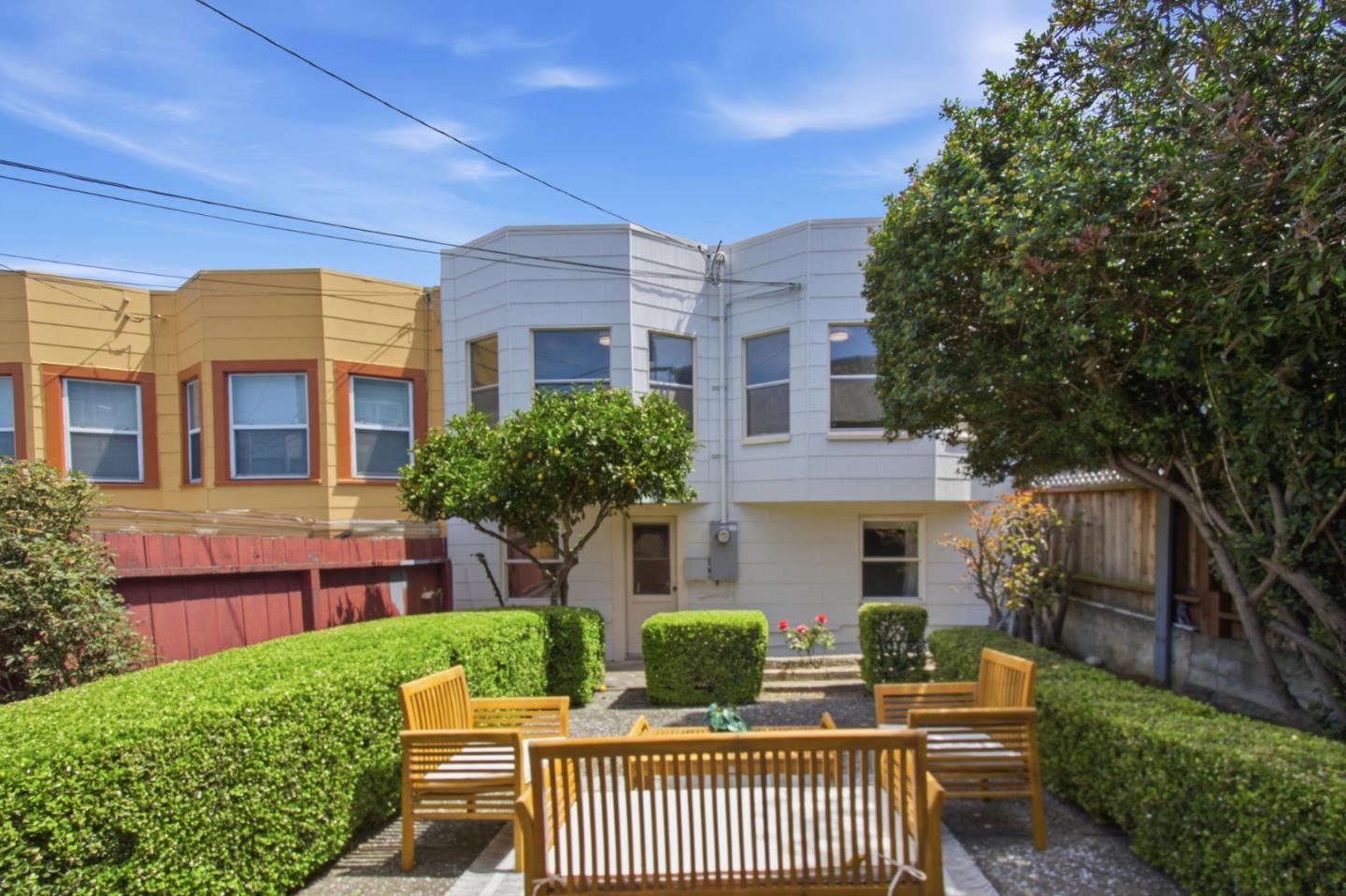 35 Castle Manor AVE
