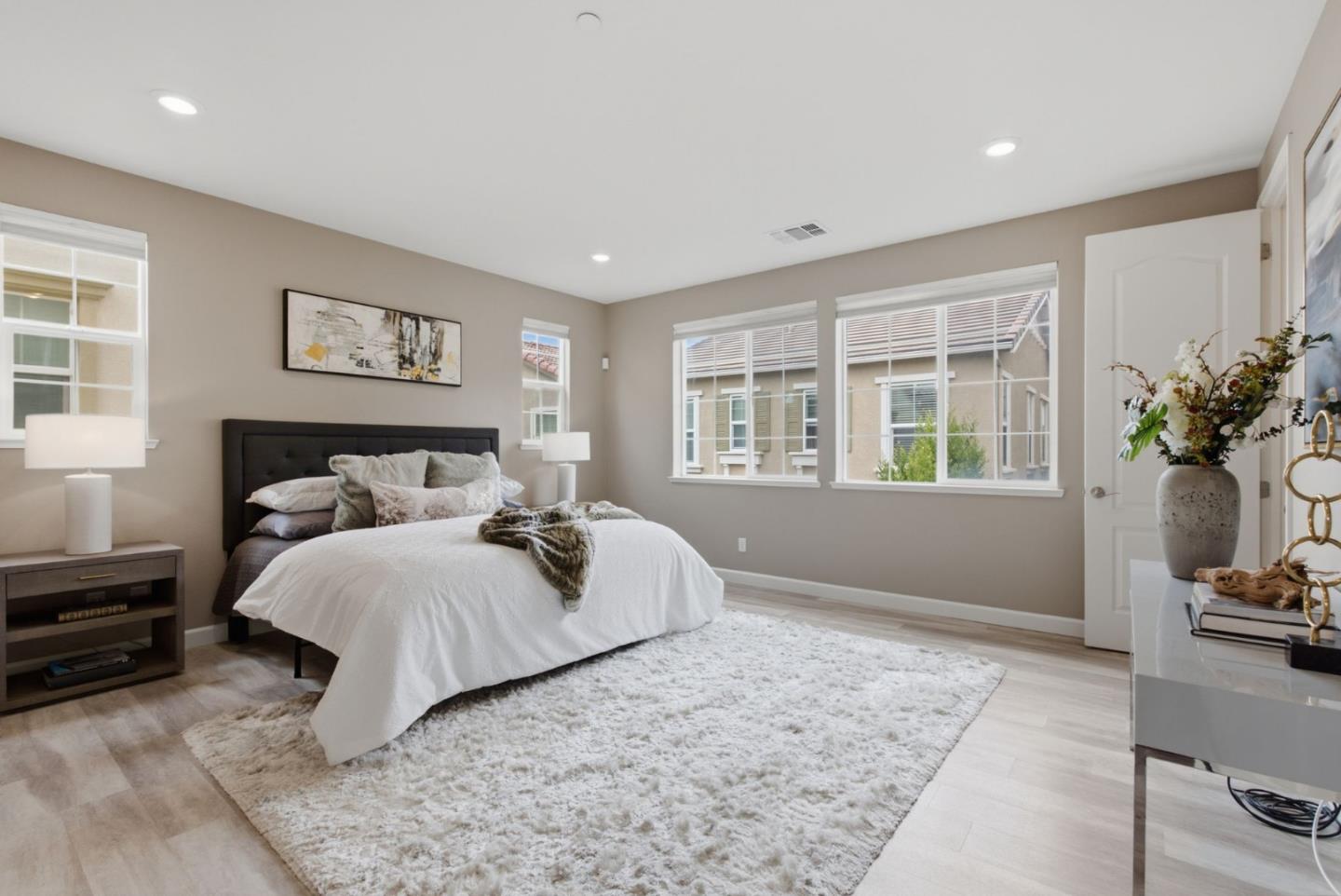 1429 Poppy LN