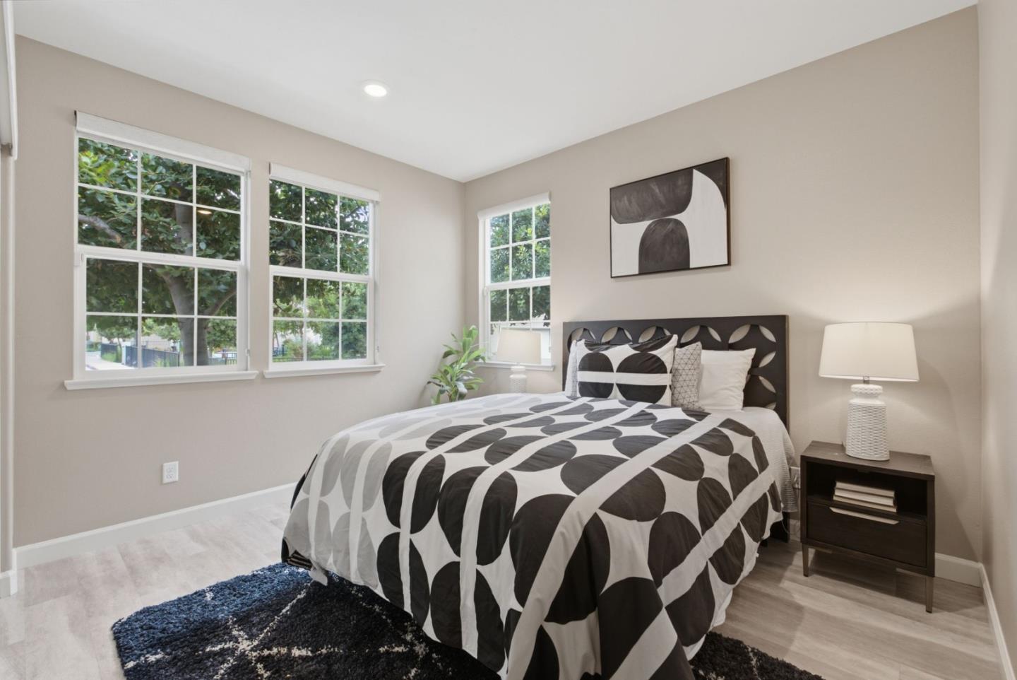 1429 Poppy LN