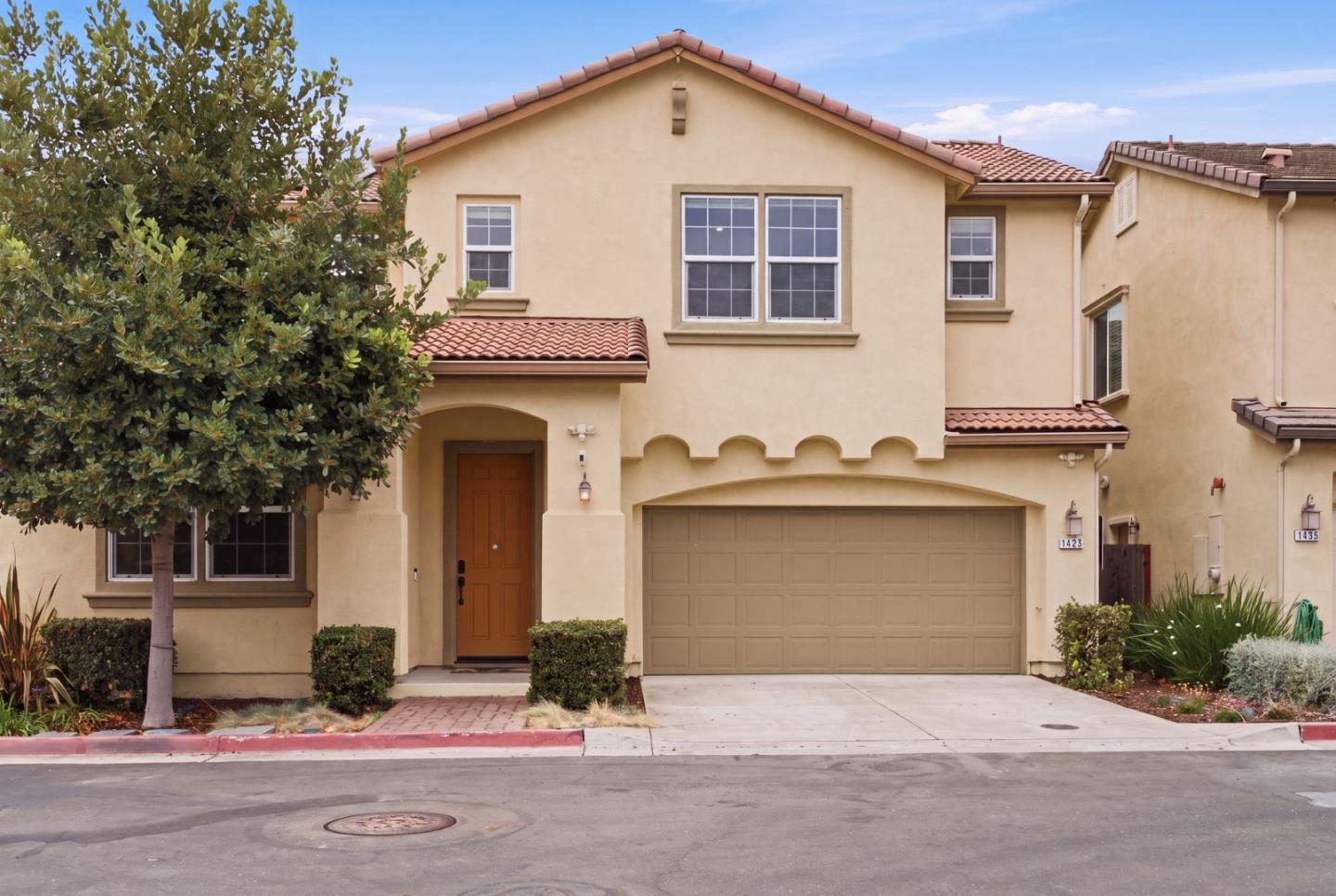 1429 Poppy LN