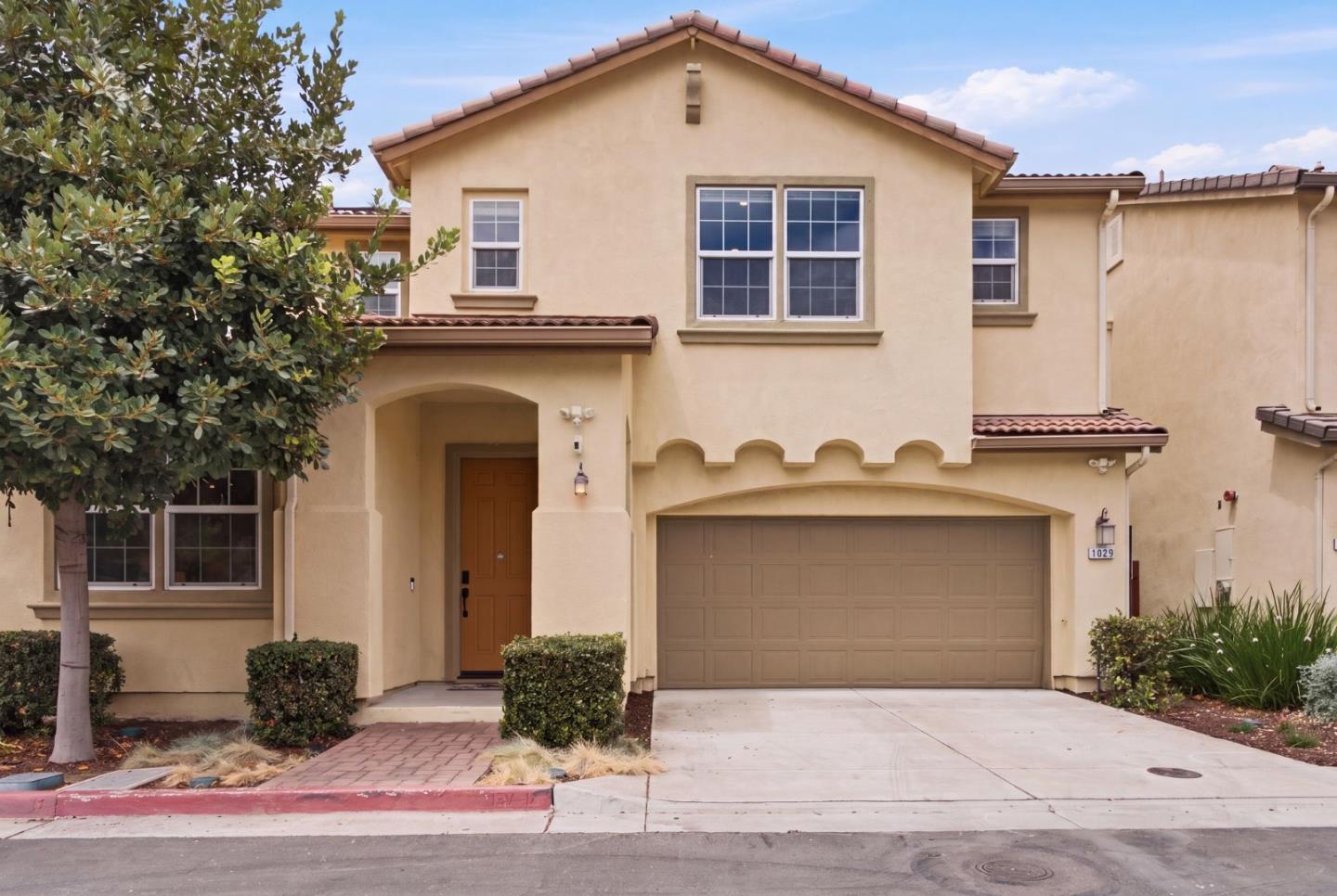 1429 Poppy LN
