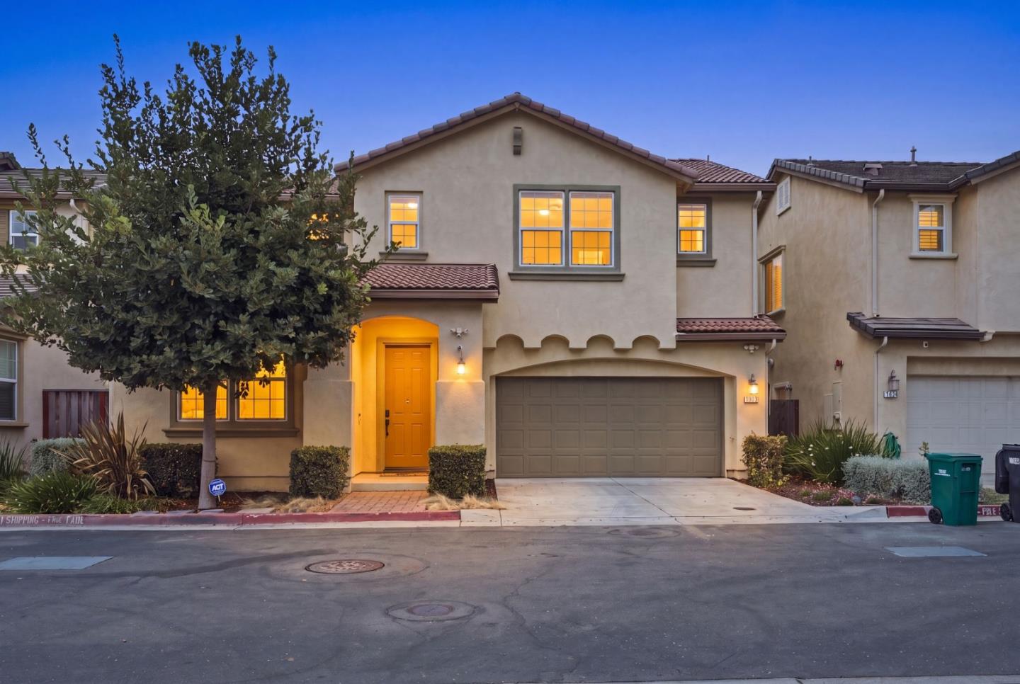 1429 Poppy LN