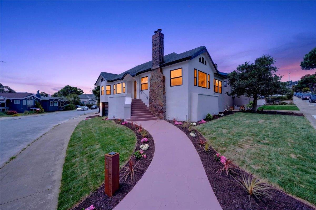 10 Westwood DR