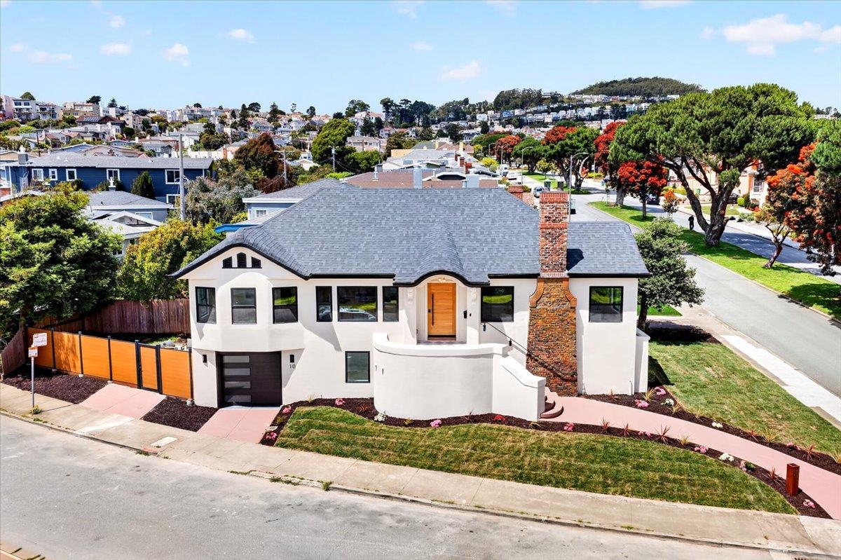 10 Westwood DR