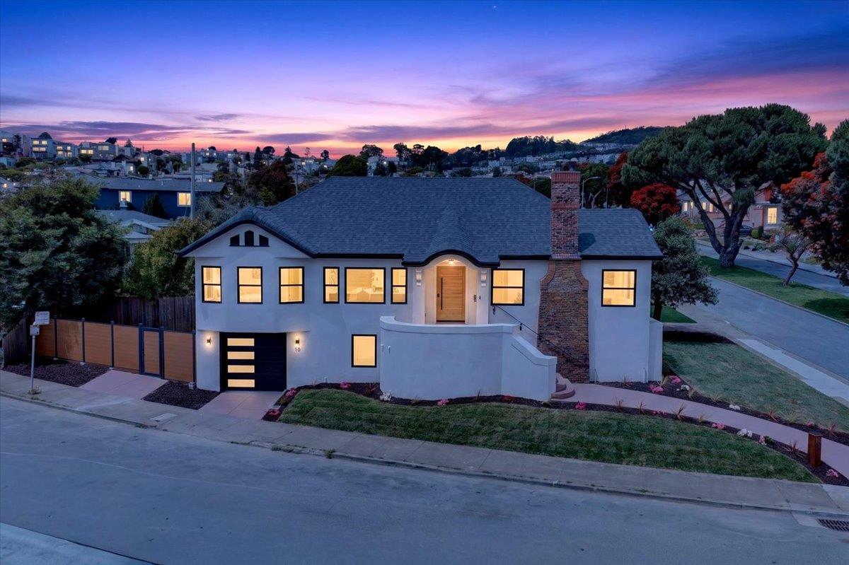 10 Westwood DR
