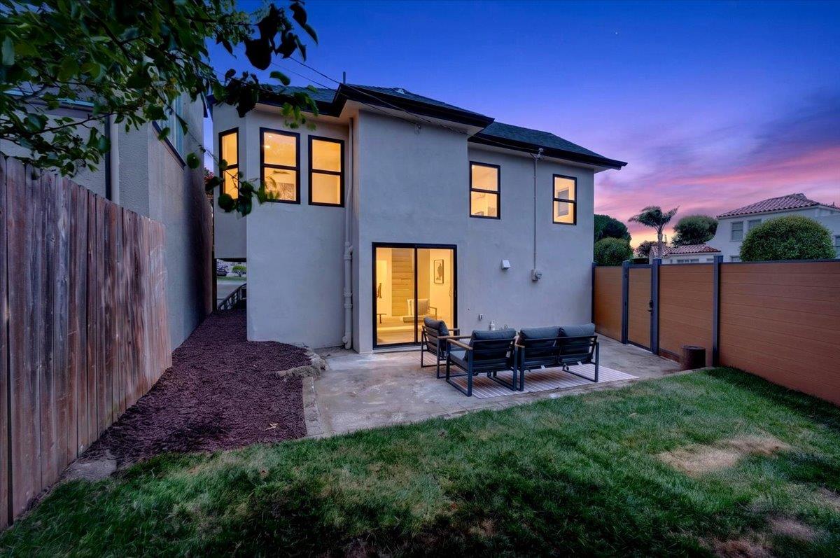 10 Westwood DR