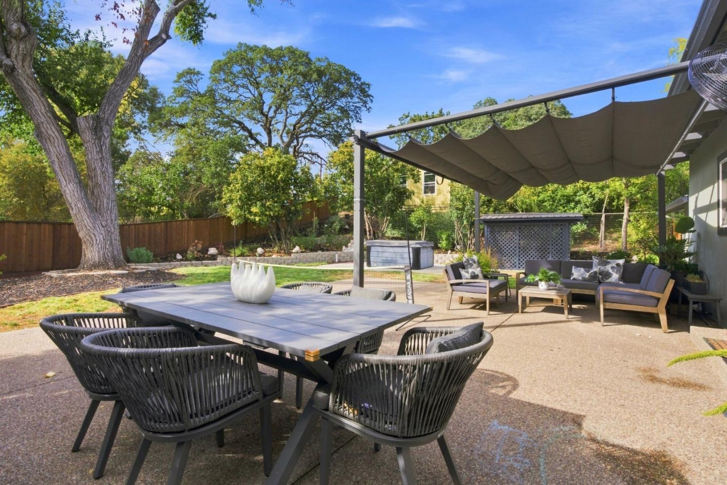 21 Russell CT