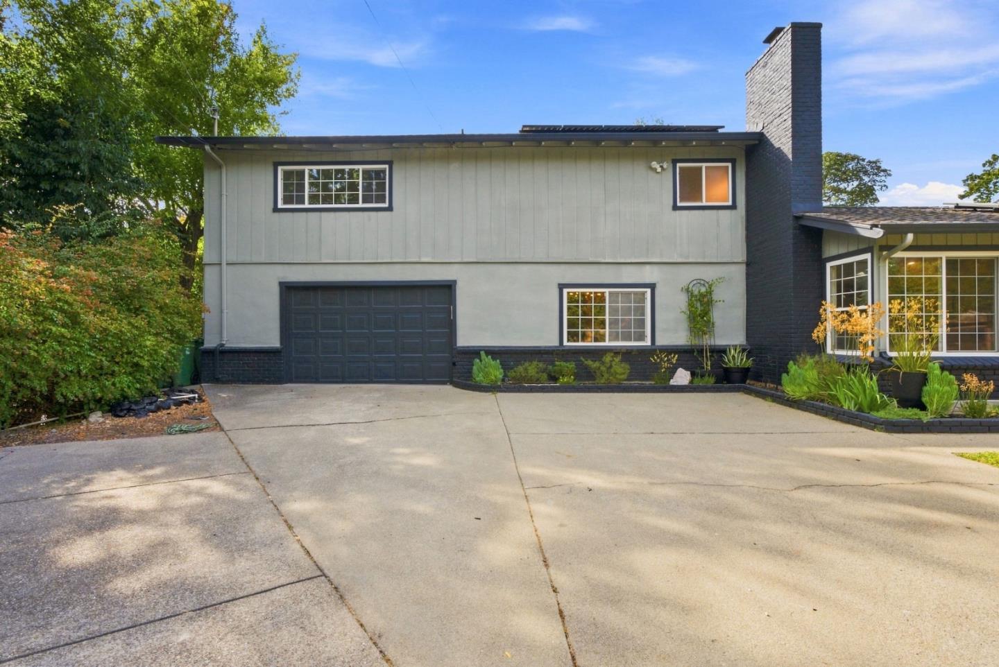 21 Russell CT