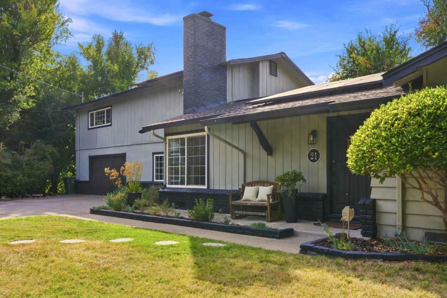 21 Russell CT