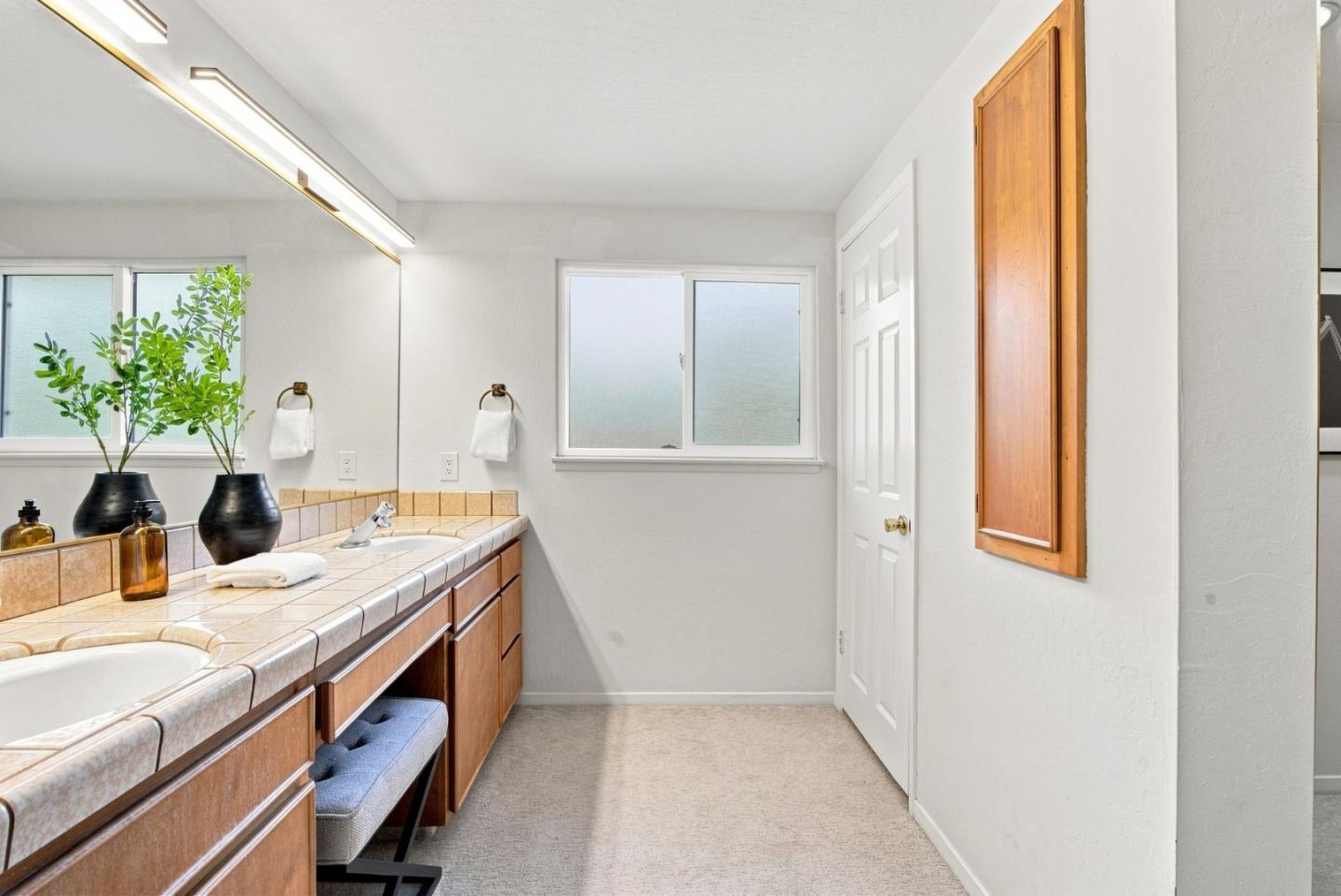 21 Russell CT