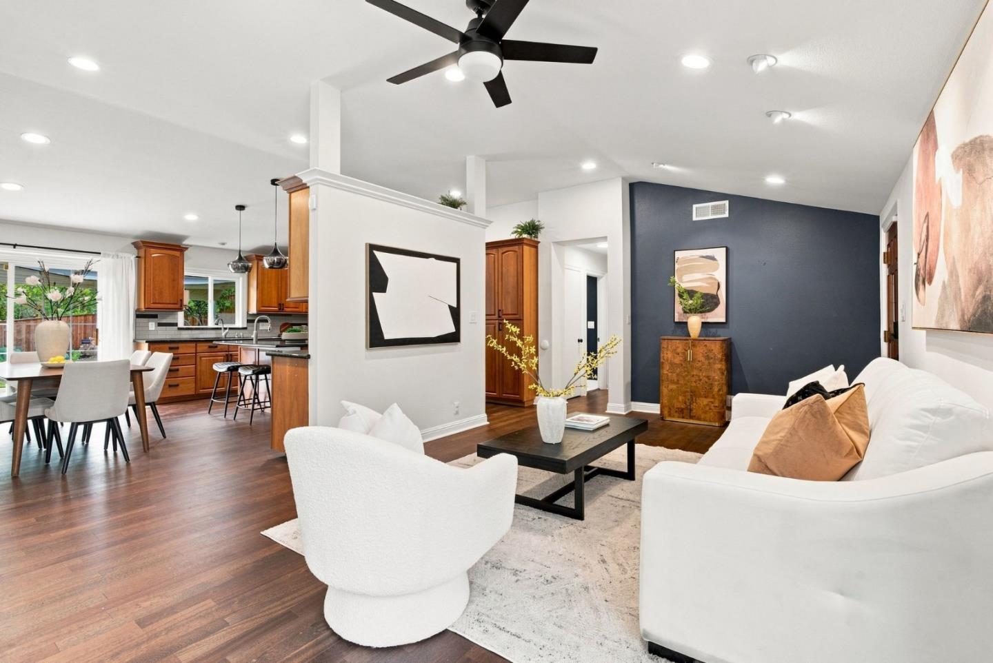 21 Russell CT