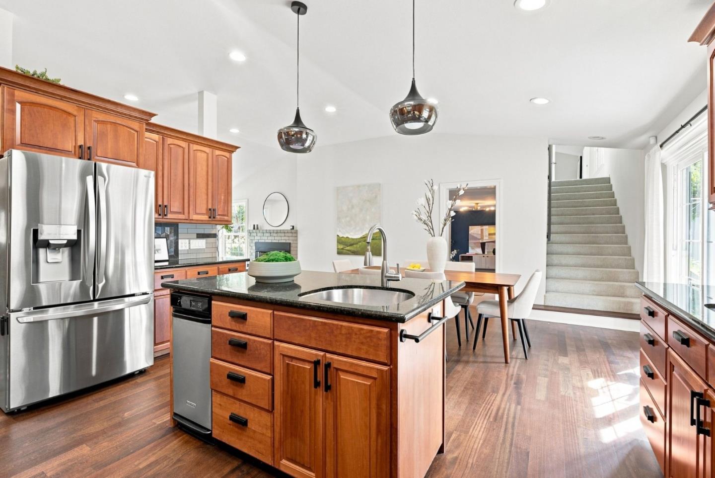 21 Russell CT