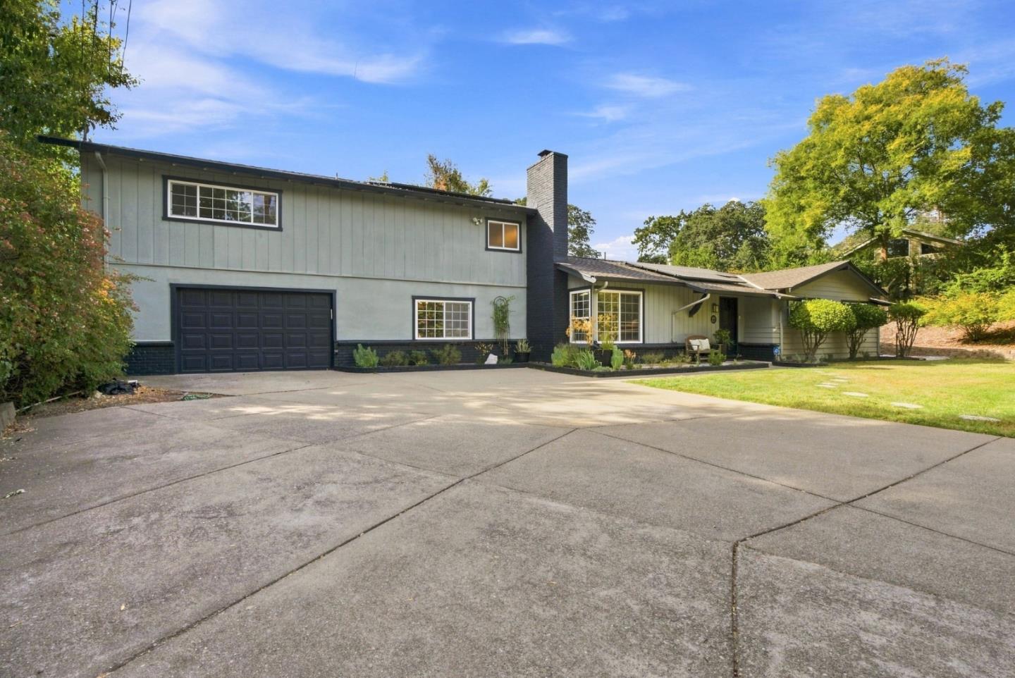21 Russell CT