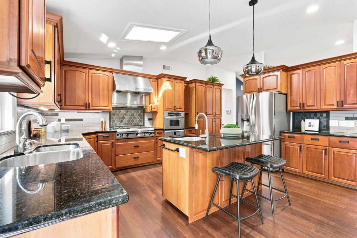 21 Russell CT
