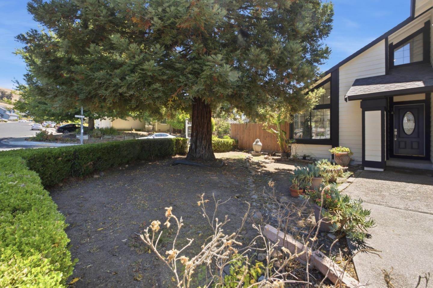 2648 Wellington CT