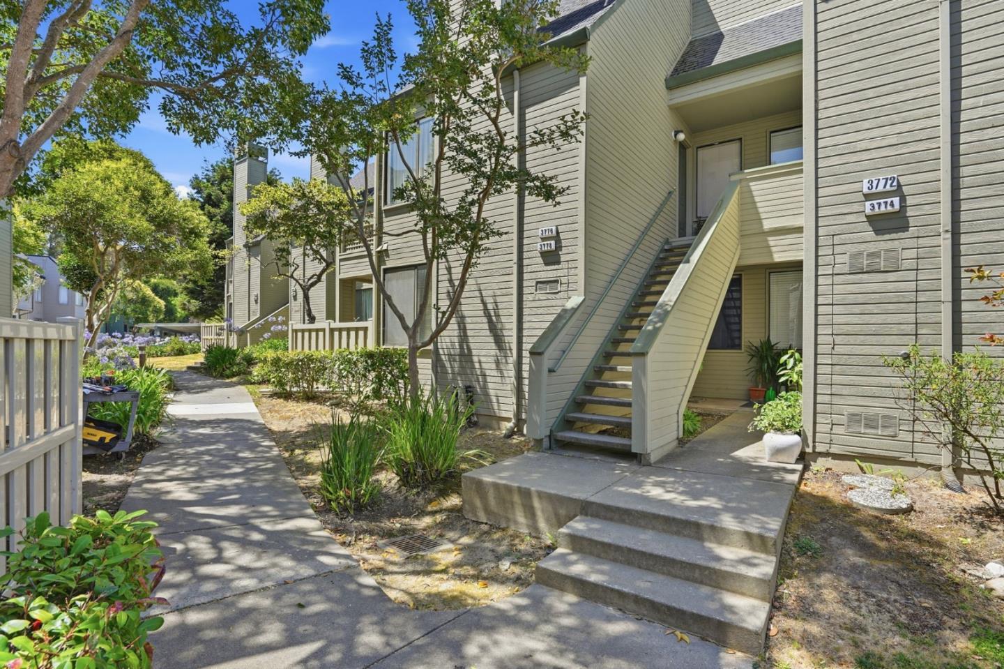 3778 Stoneglen N