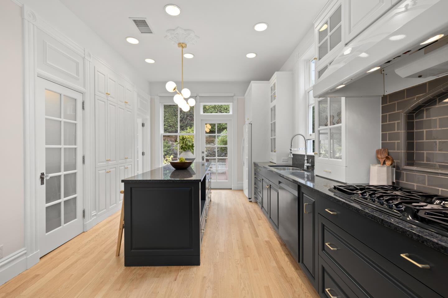 137 Divisadero ST