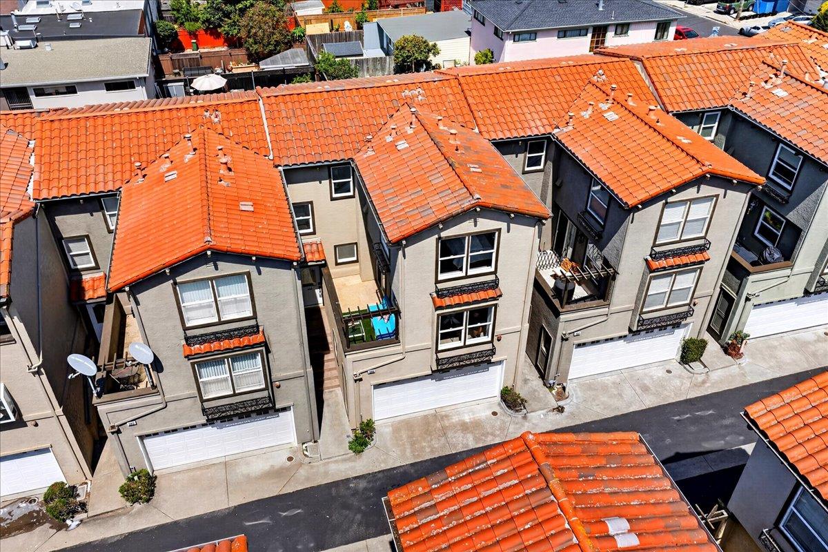 305 Hoffman ST
