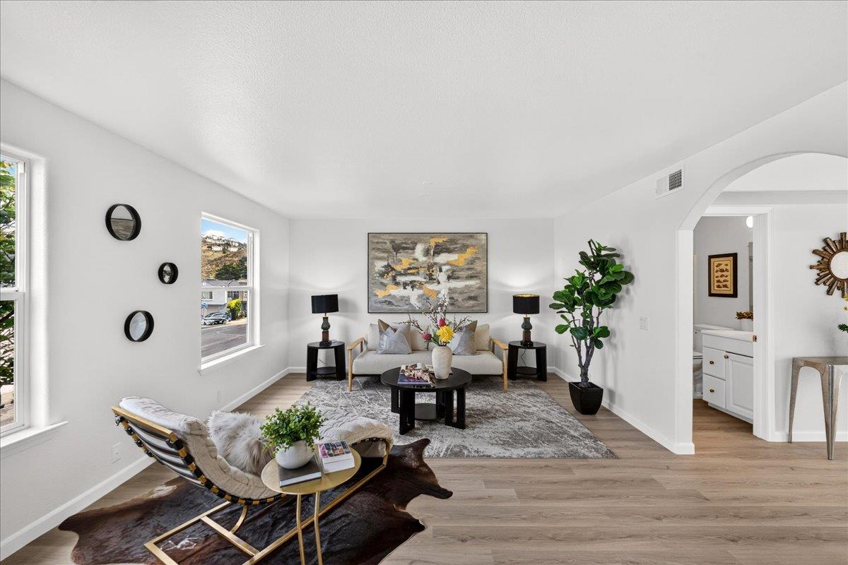 305 Hoffman ST