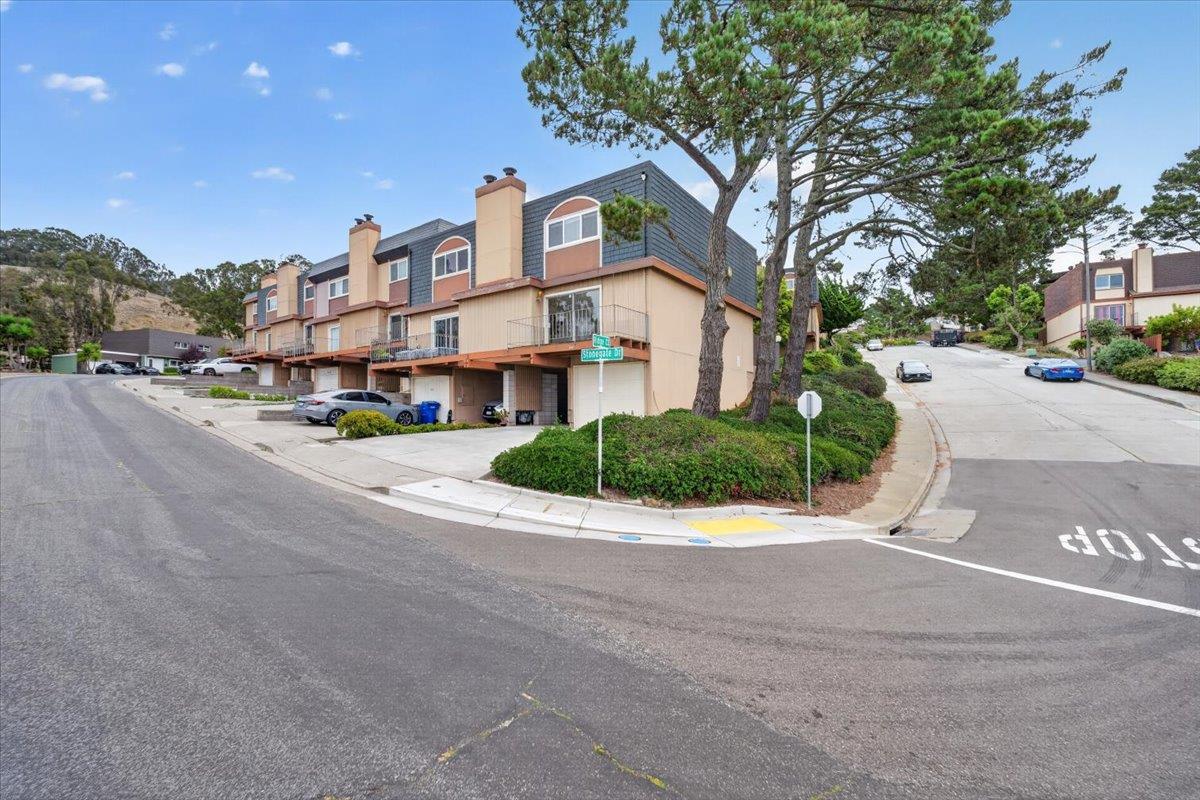 848 Stonegate DR