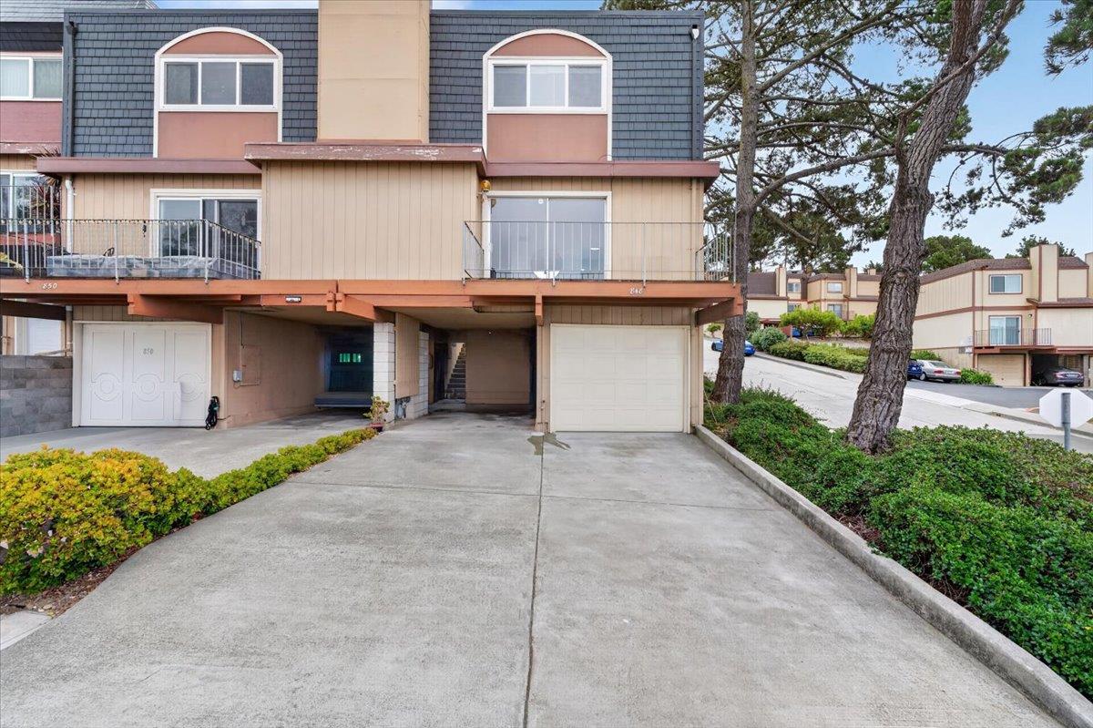 848 Stonegate DR