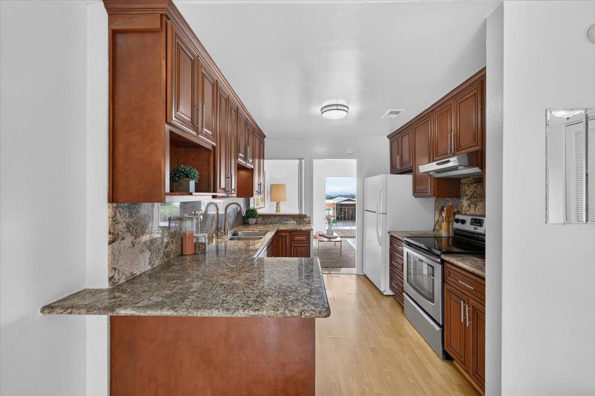 848 Stonegate DR