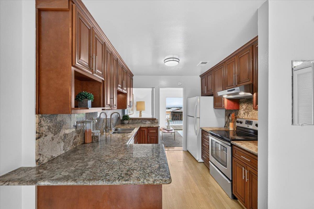 848 Stonegate DR