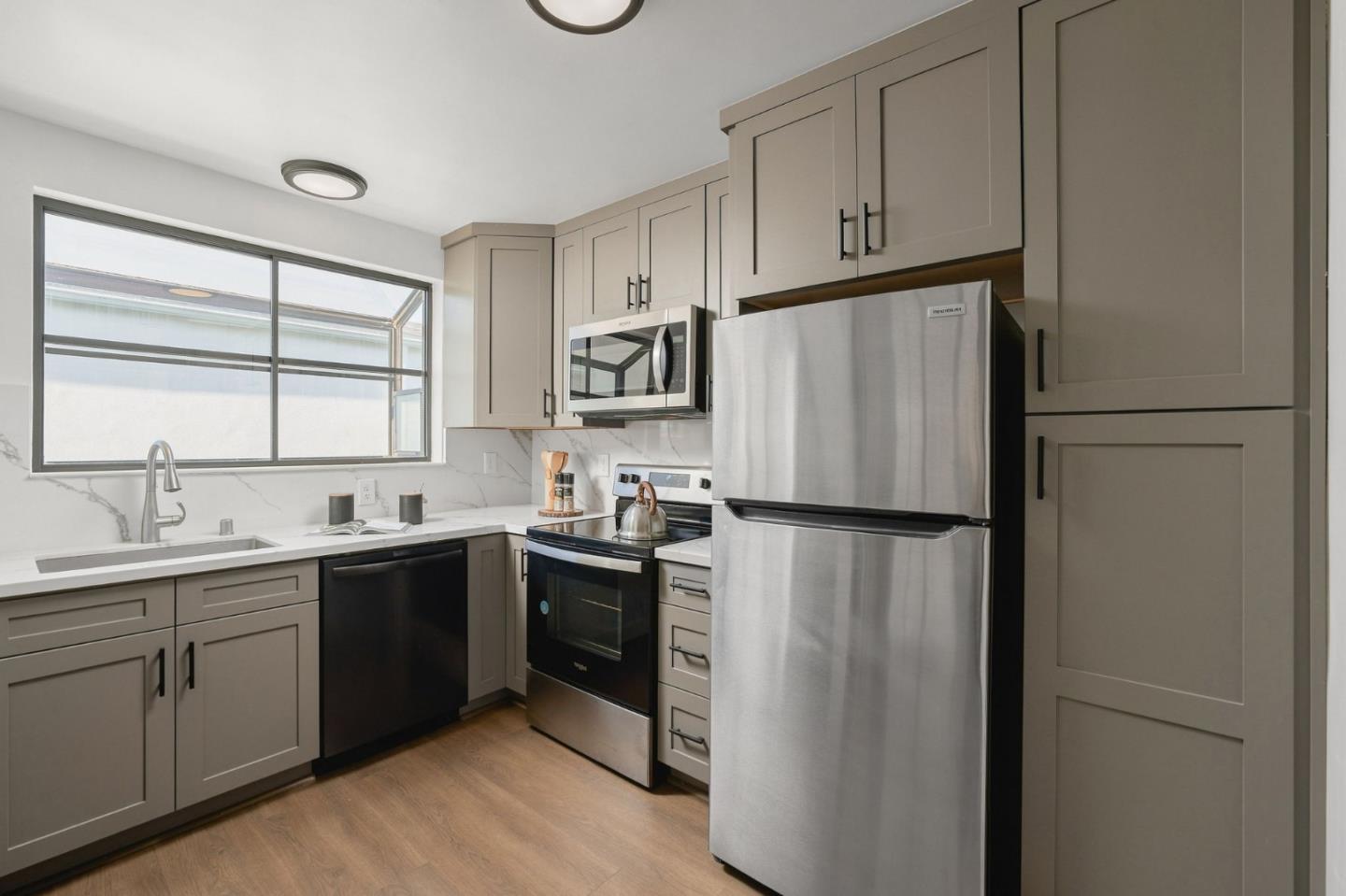 295 Edgewood DR