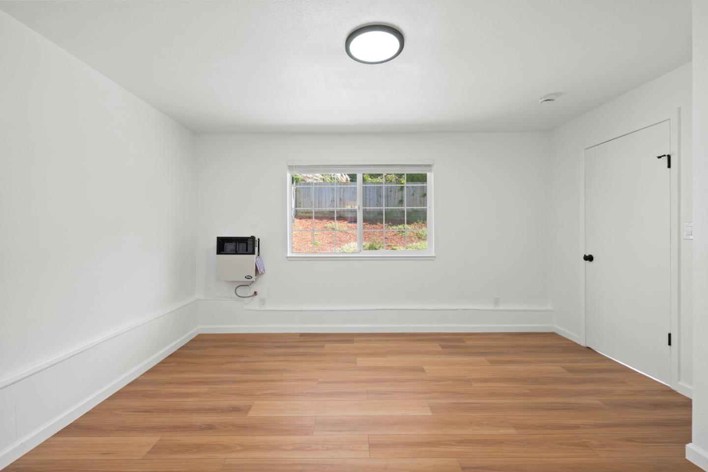 64 Lycett CIR