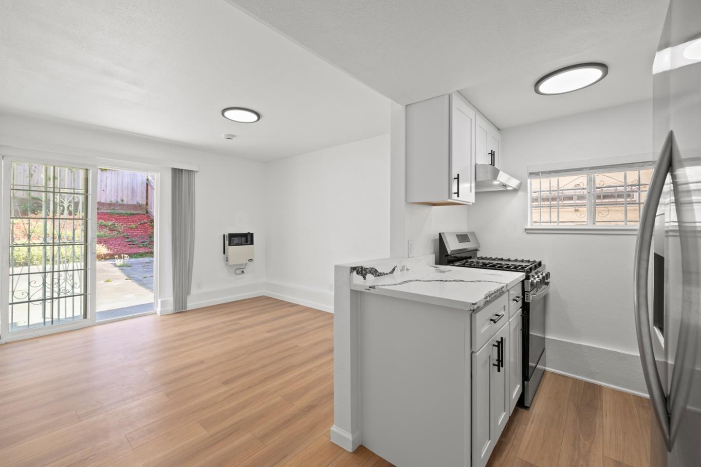 64 Lycett CIR