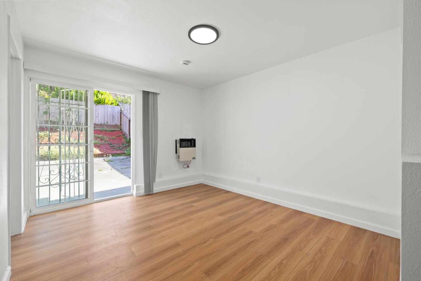 64 Lycett CIR