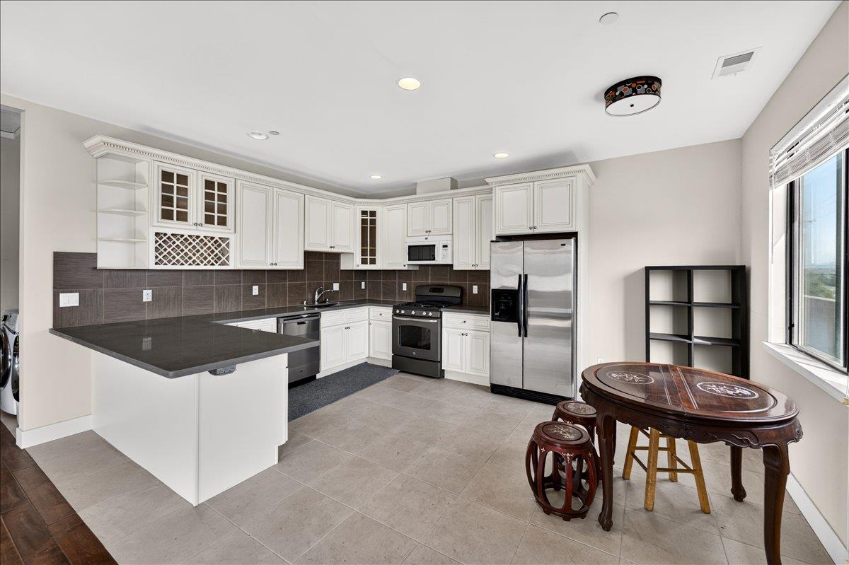 3832 Bayshore BLVD