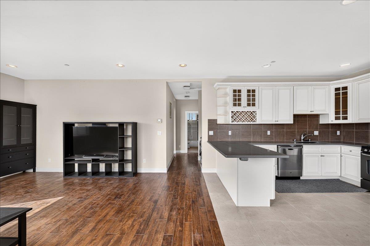 3832 Bayshore BLVD