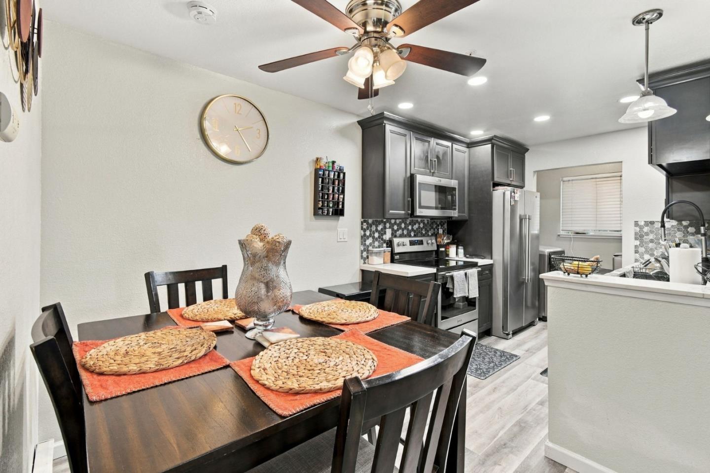 333 Lighthouse DR