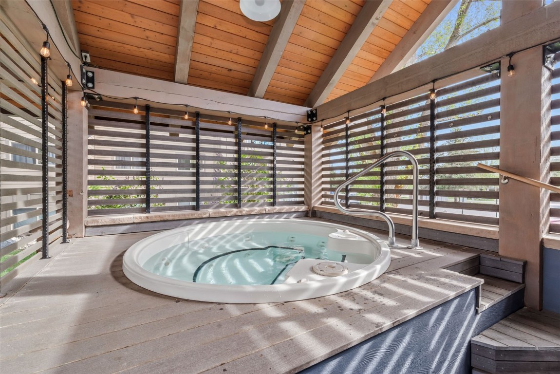 1565 Shadow Run Frontage 104