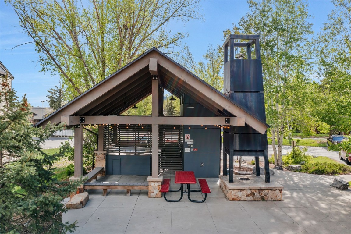 1565 Shadow Run Frontage 104