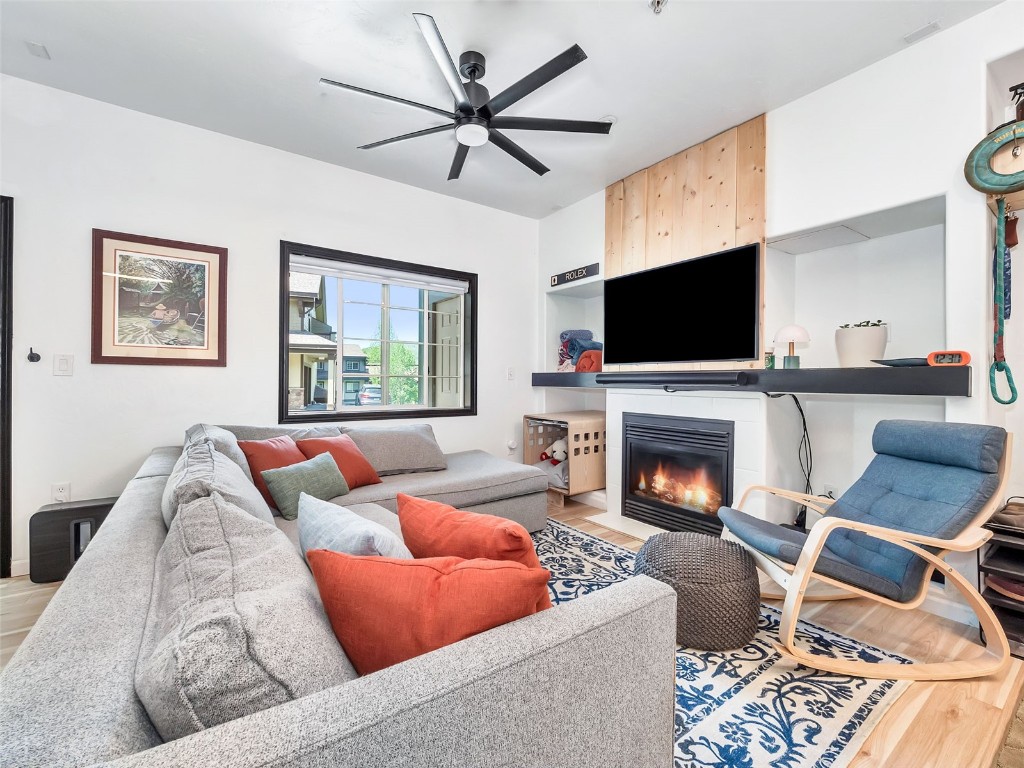 3335 Columbine DRIVE 901