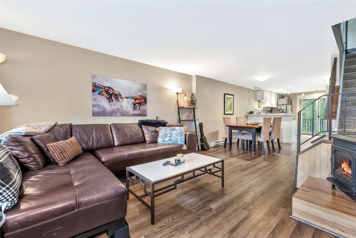 1556 Woodbridge COURT 1556