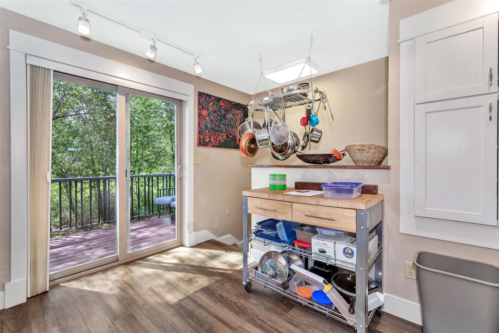1556 Woodbridge COURT 1556