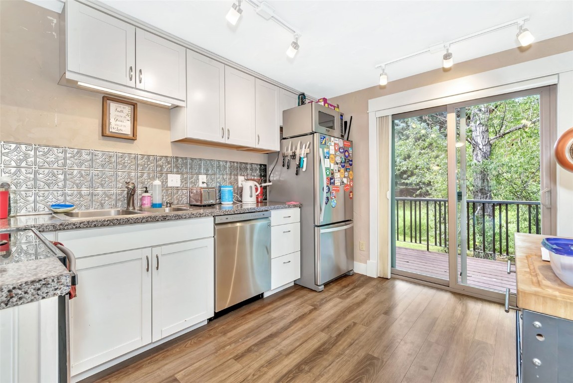 1556 Woodbridge COURT 1556