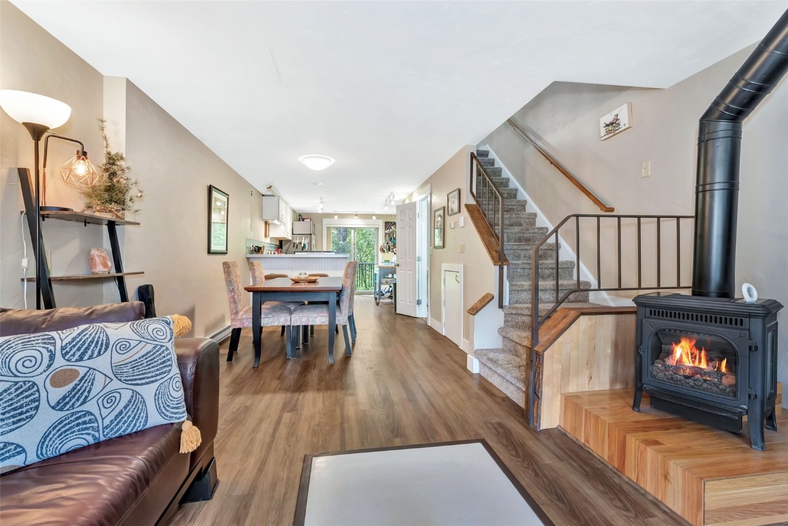 1556 Woodbridge COURT 1556