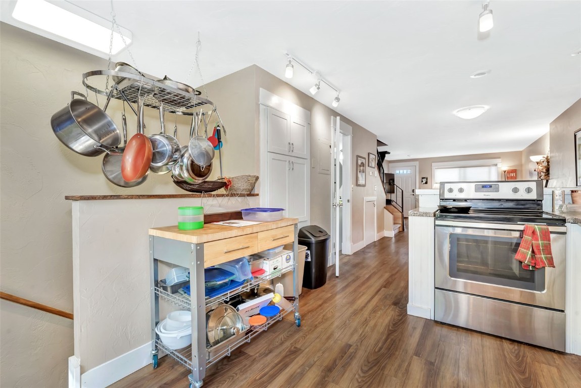 1556 Woodbridge COURT 1556