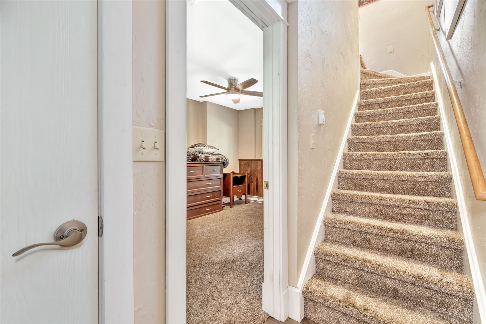 1556 Woodbridge COURT 1556