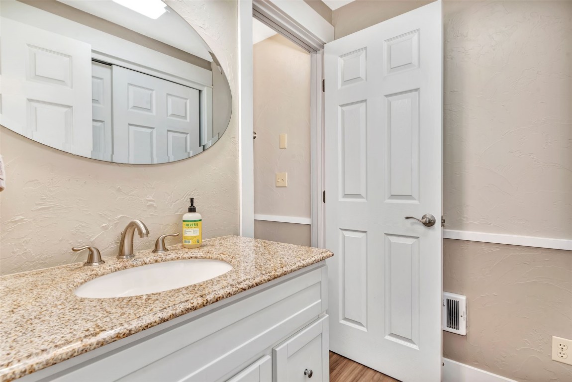 1556 Woodbridge COURT 1556